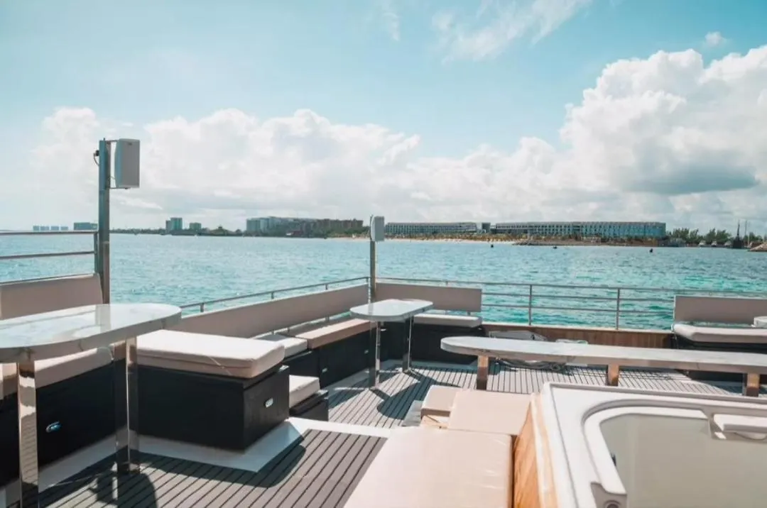 Catamarán de lujo HASTEN Hotel Cancun